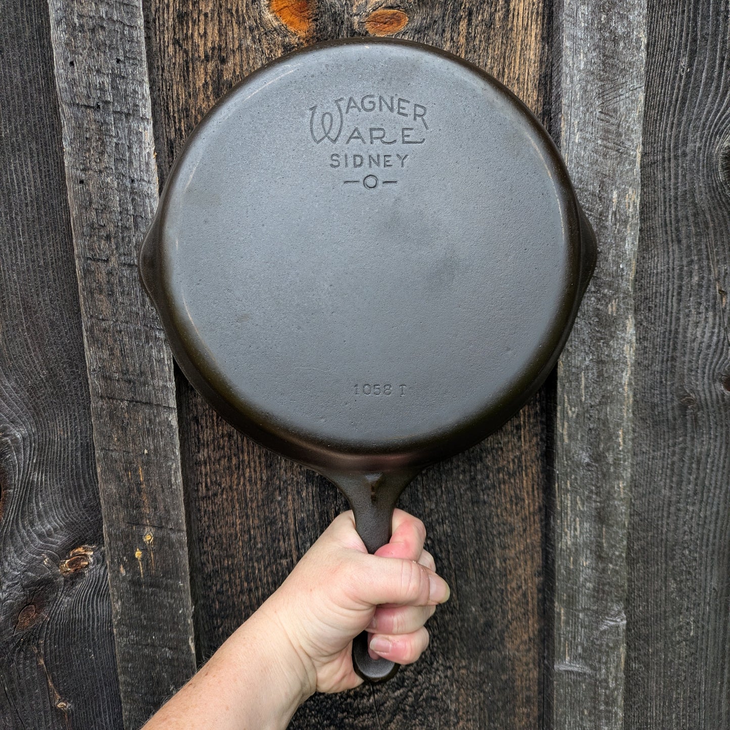 Vintage Wagner Ware Sidney O #8 Cast Iron Skillet 1058 T