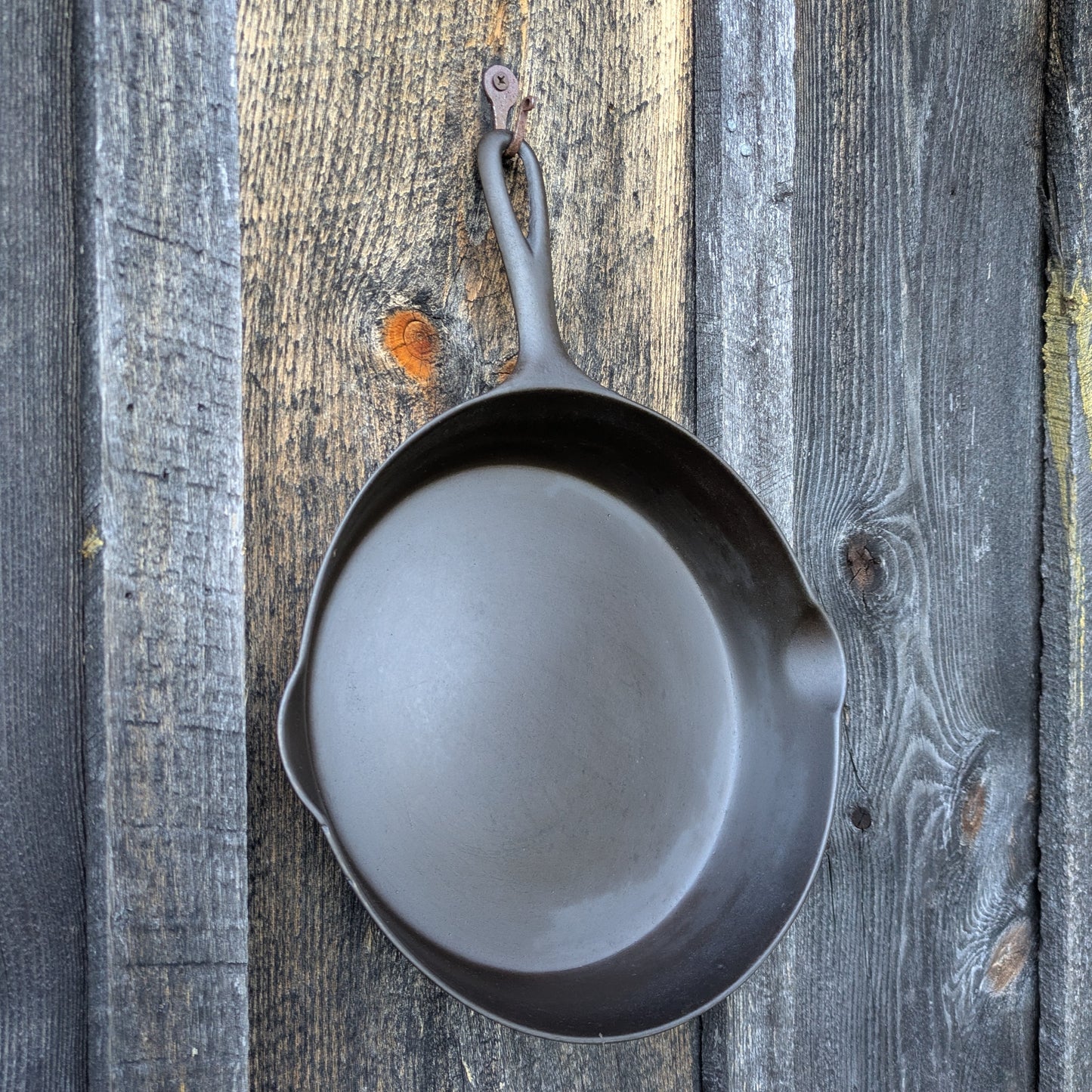 Antique "Wagner"Early Arc Logo #8 Cast Iron Skillet with Heat Ring