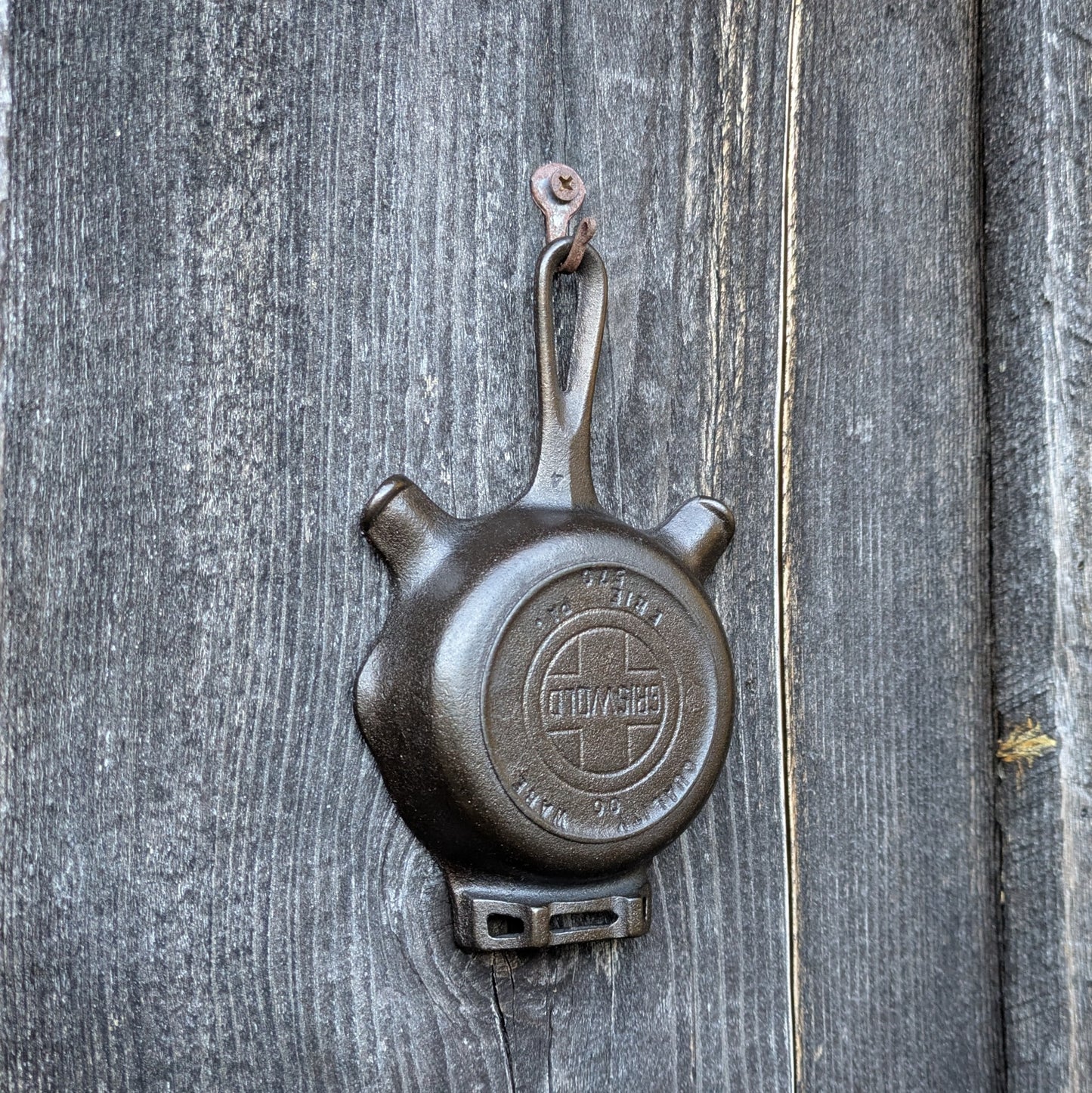 Griswold 570 Cast Iron Ashtray Size 00