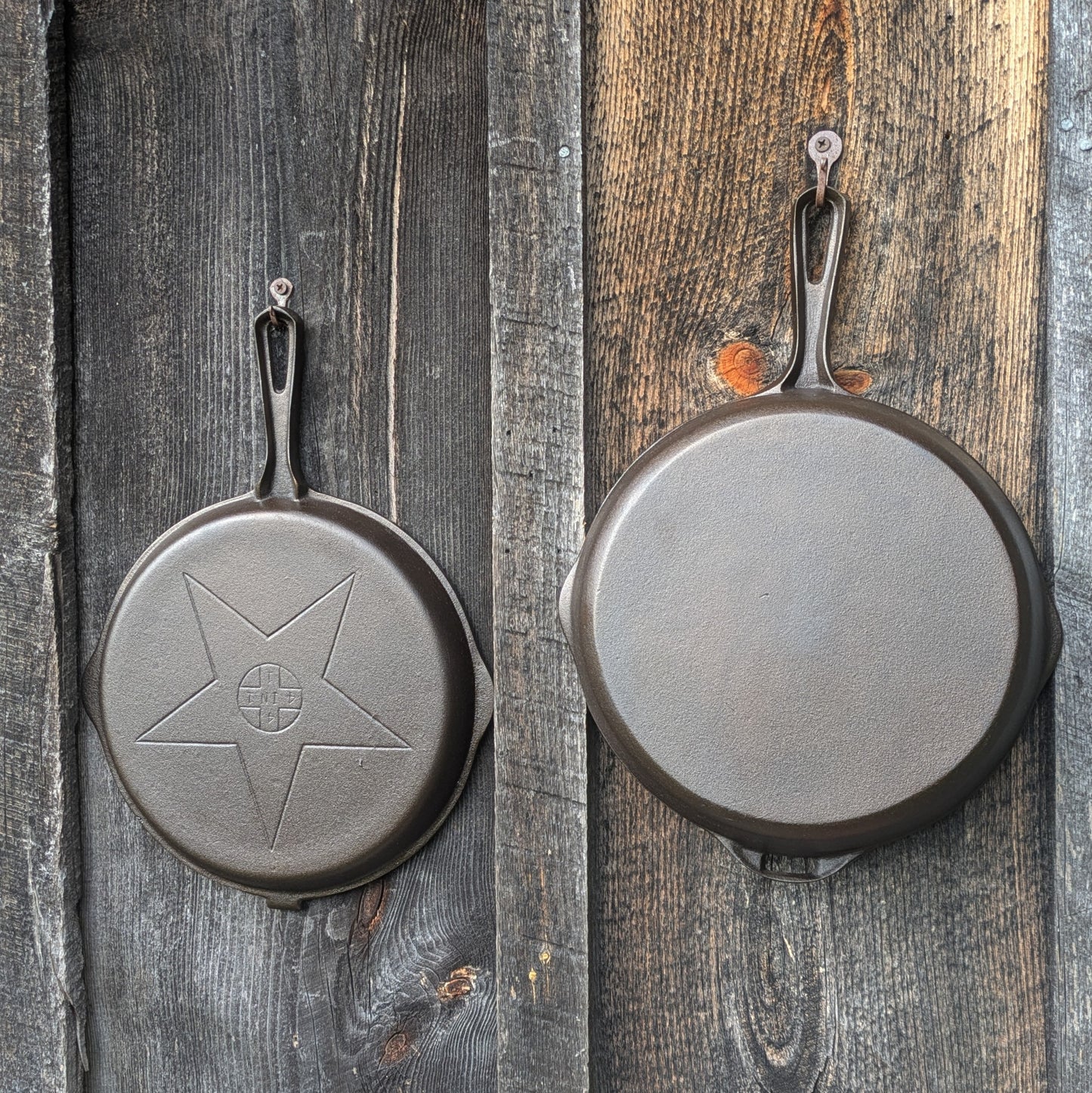 Vintage Lodge 4 in 1 Cast Iron Combo Cooker - Deep Skillet with Hinged Lid/Skillet