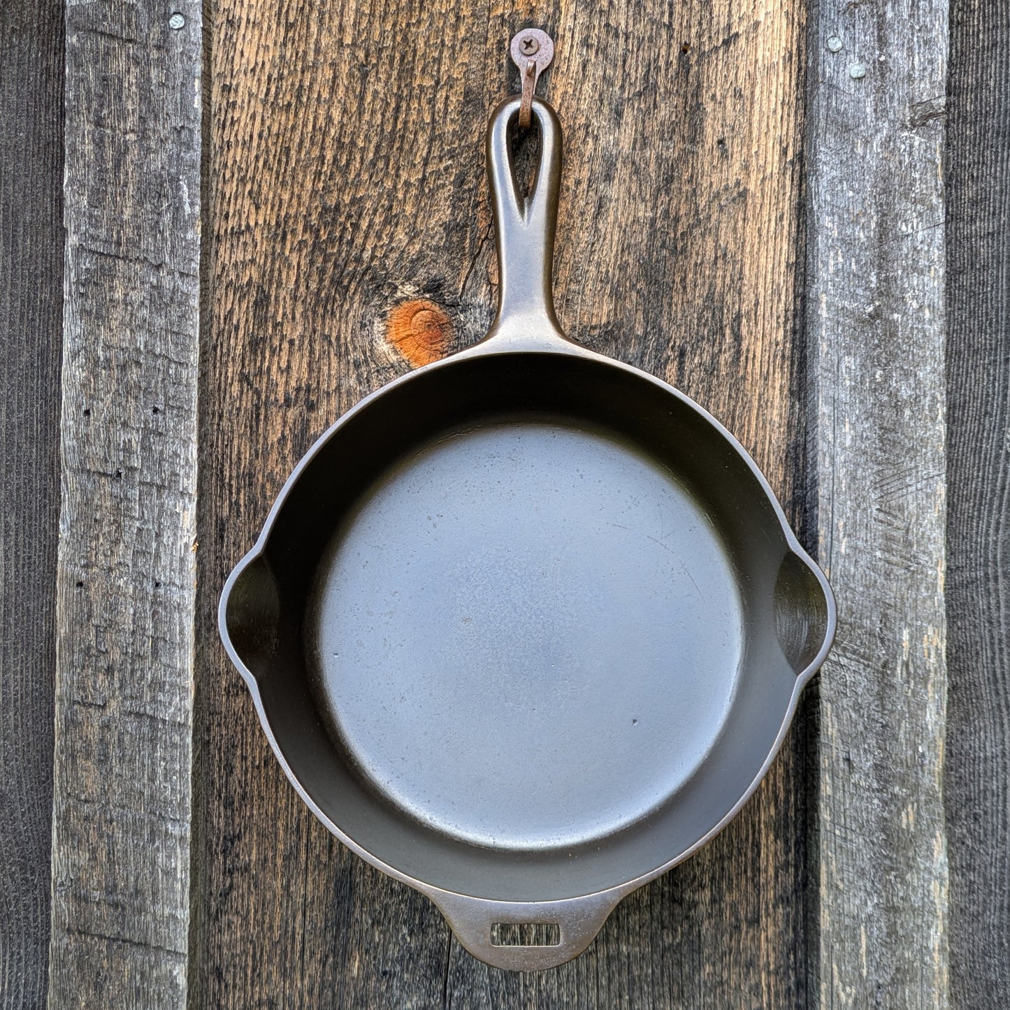 Vintage Griswold #5 Hinge Tab Cast Iron Skillet with Small Block Logo