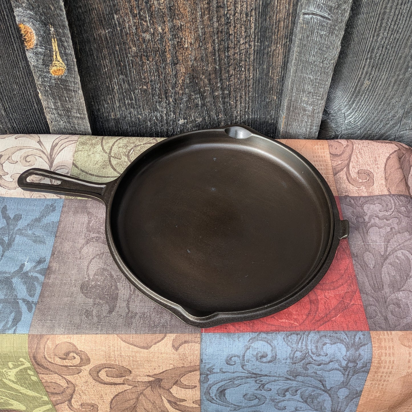 Vintage Lodge 4 in 1 Cast Iron Combo Cooker - Deep Skillet with Hinged Lid/Skillet