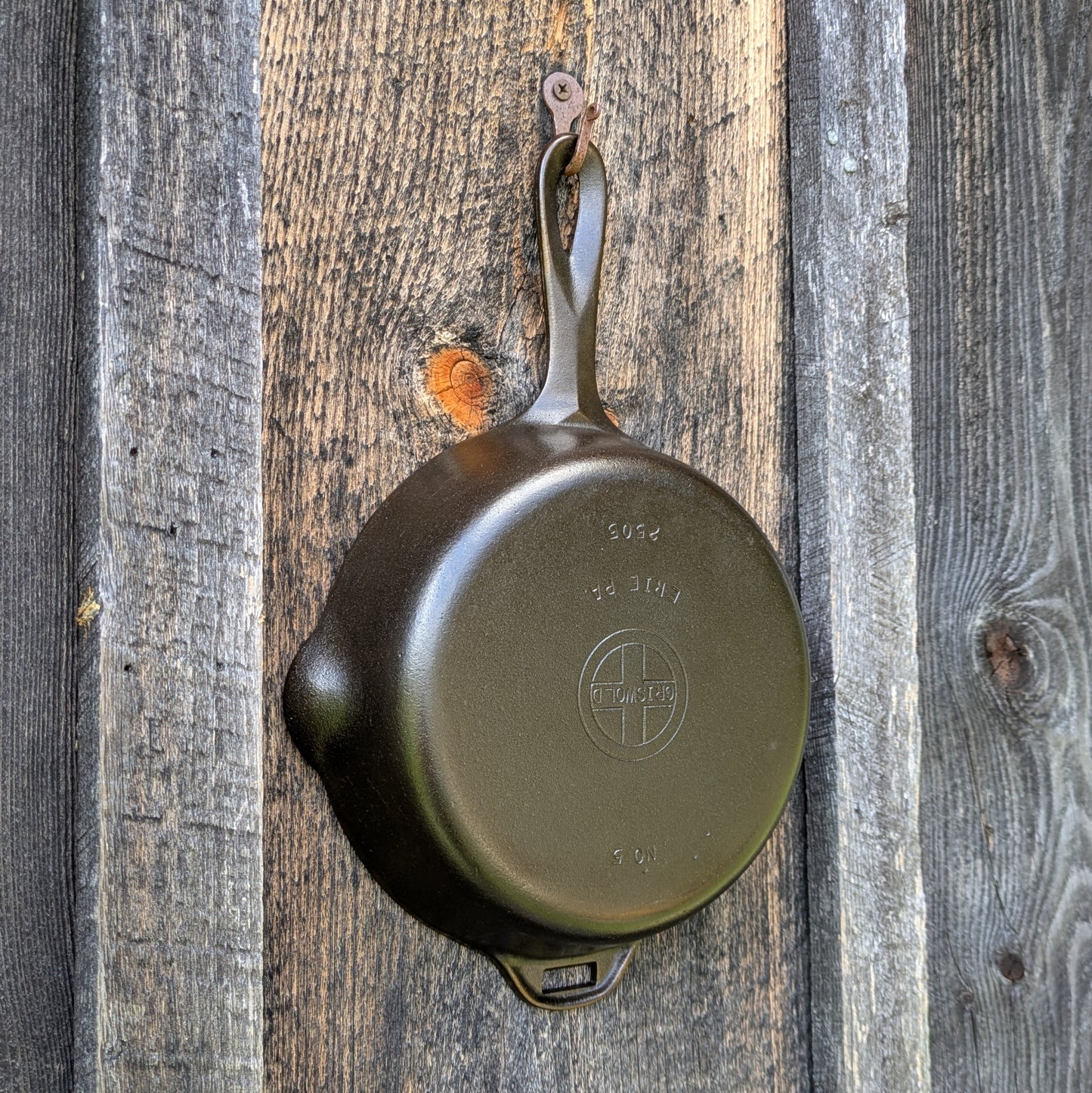 Vintage Griswold #5 Hinge Tab Cast Iron Skillet with Small Block Logo