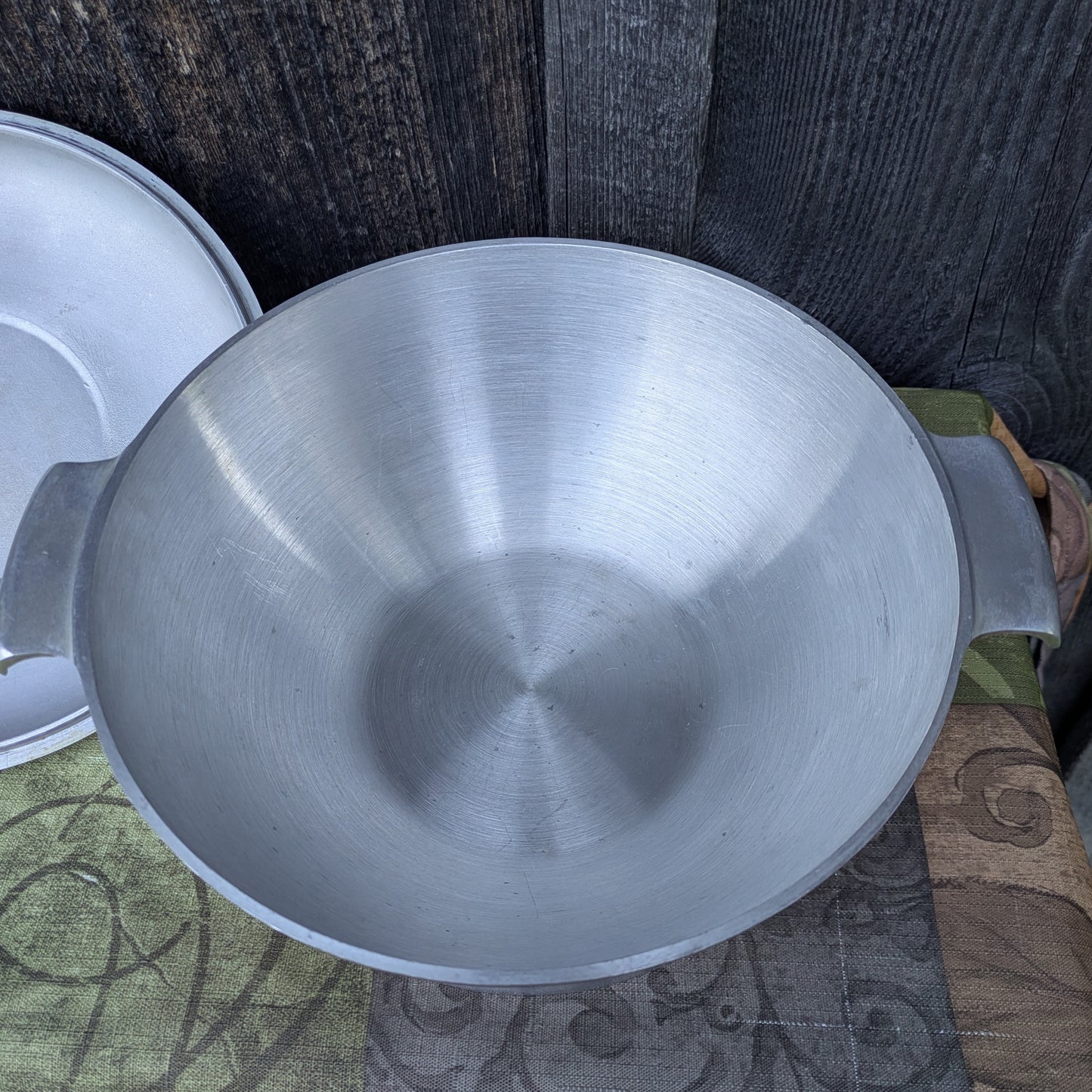 Vintage Magnalite Bun Warmer or Casserole Dish 4052. Complete Set with Lid and Trivet