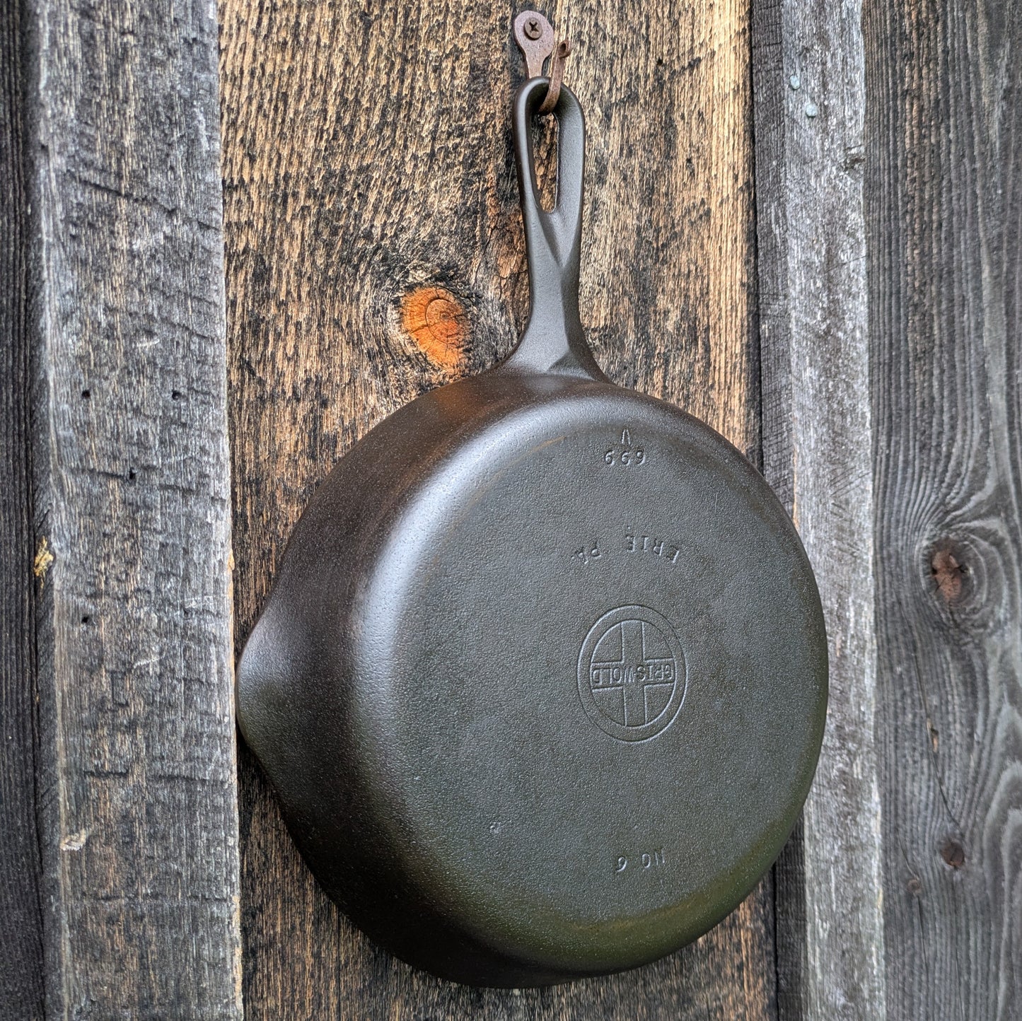 Griswold Small Block Logo #6 Cast Iron Skillet with Early Handle 699 V