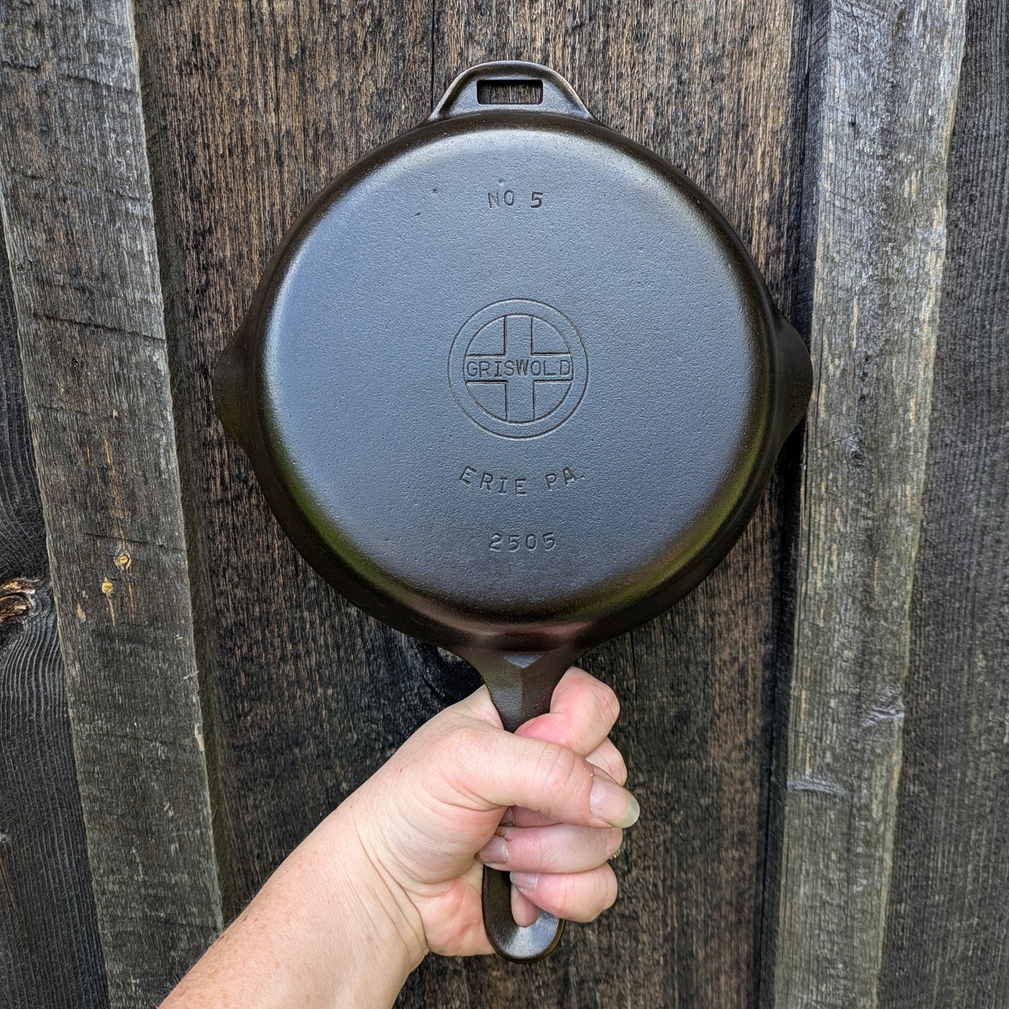 Vintage Griswold #5 Hinge Tab Cast Iron Skillet with Small Block Logo