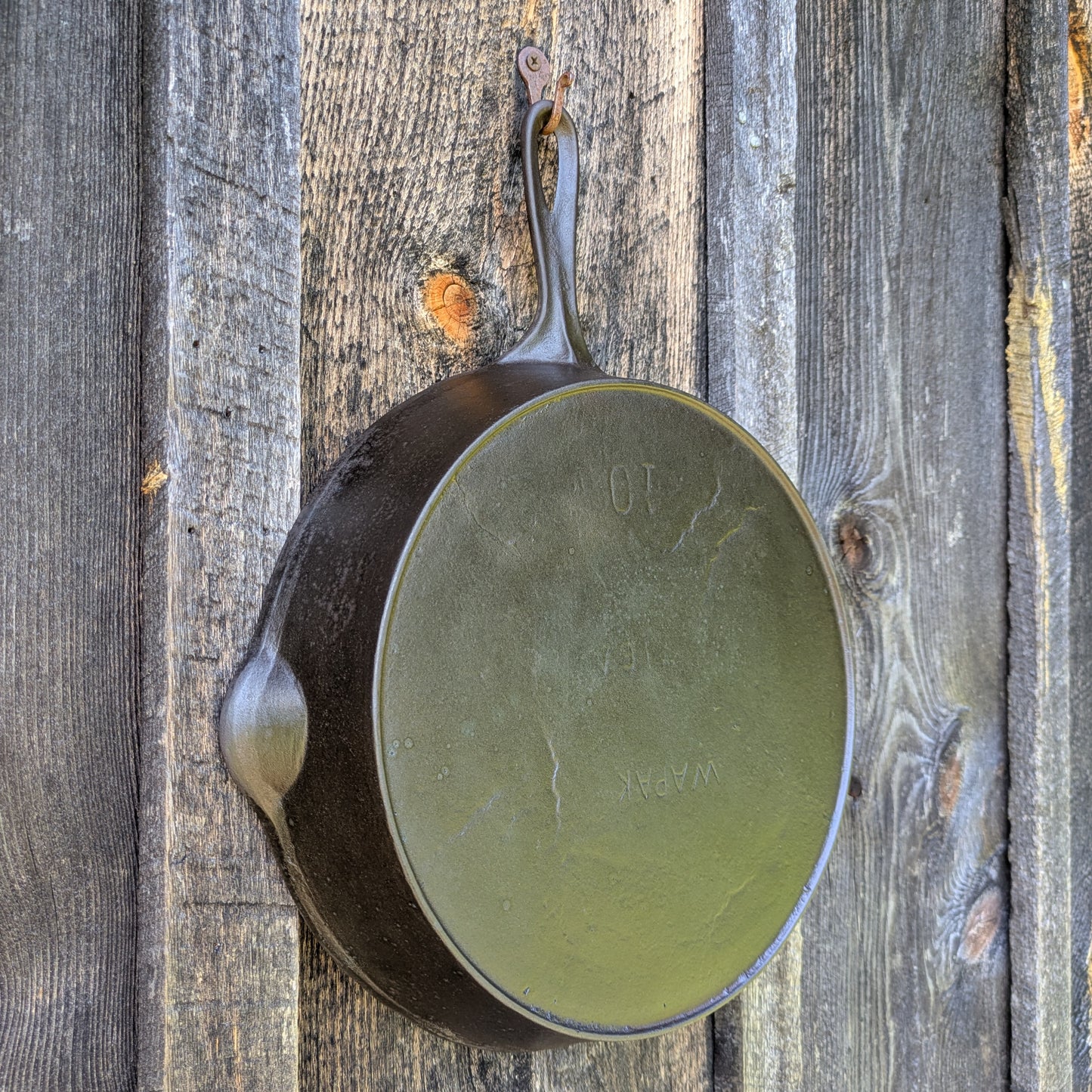 Antique Wapak #10 Early Logo Cast Iron Skillet with Heat Ring