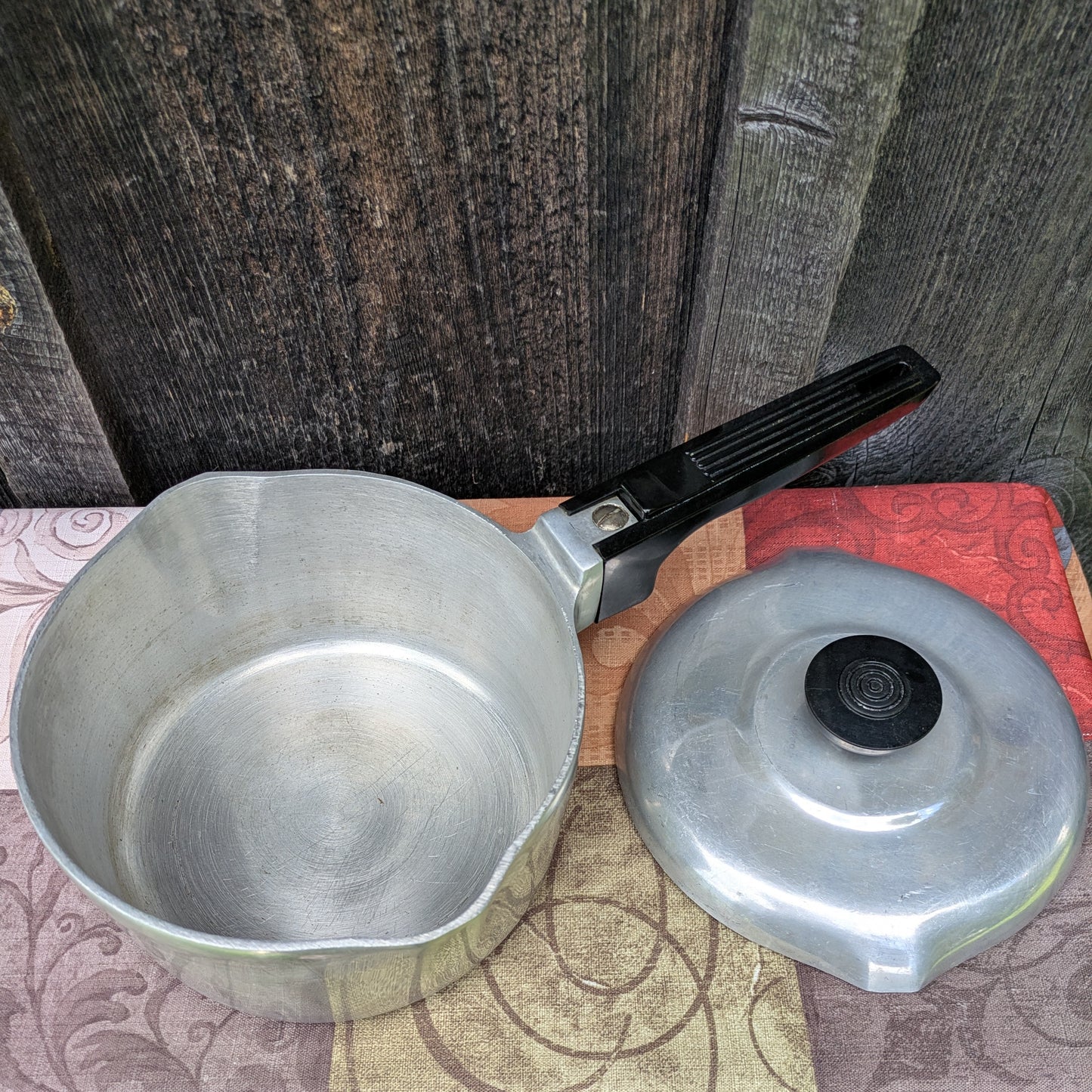 Vintage Magnalite 2 Quart Saucepan with Lid. Cast Aluminum Cookware by Wagner Ware 4682