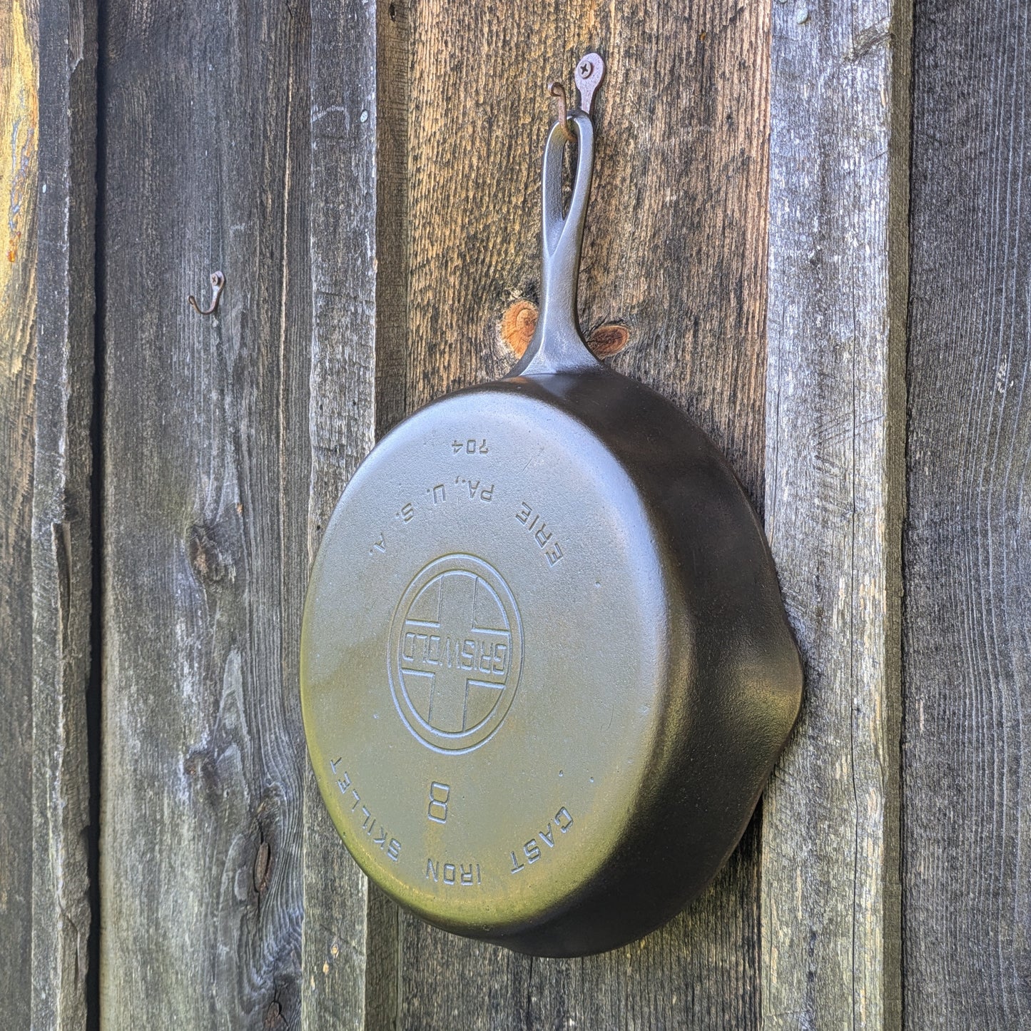 Griswold #8 Large Block Logo Cast Iron Skillet Smooth Bottom 704
