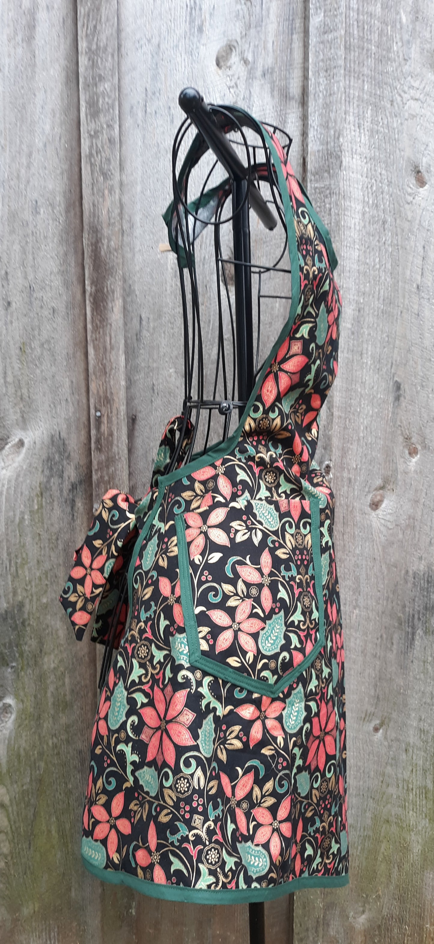 Perfect Poinsettia Holiday Apron