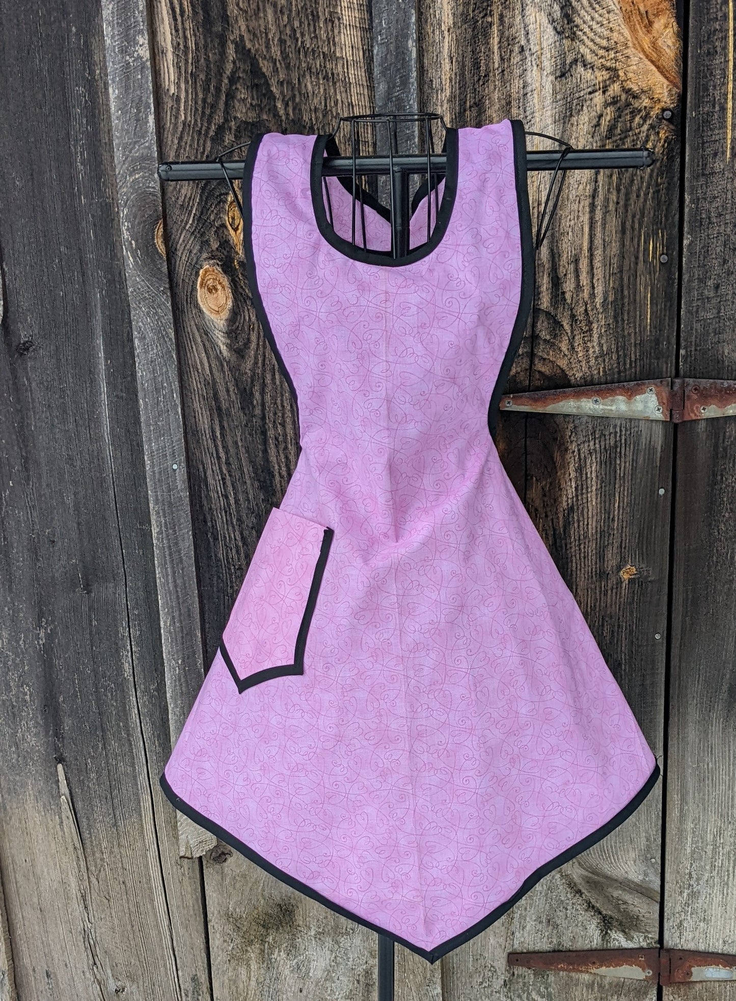 Sweetheart Vintage Inspired Apron in Pink and Black