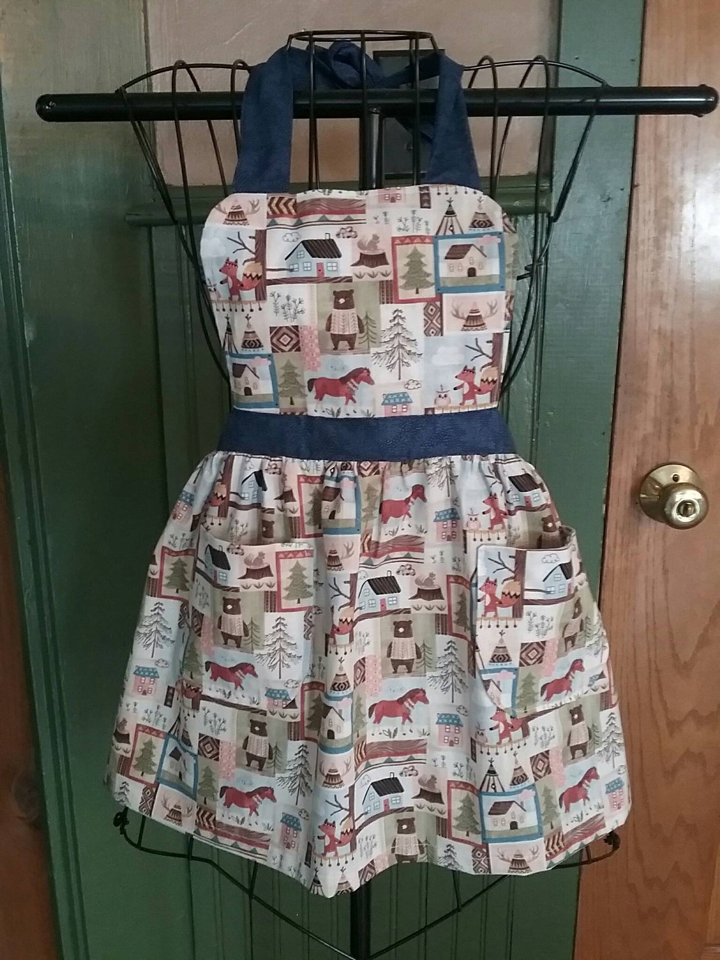 Animal Adventures Mommy & Me Apron Set.