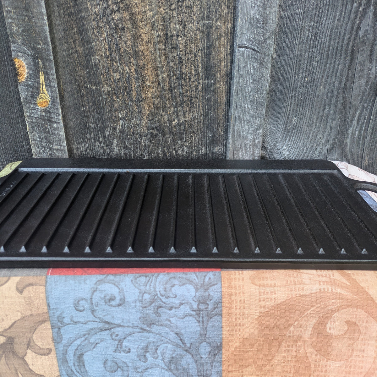 Vintage Lodge Cast Iron Reversible Griddle Grill 7G12