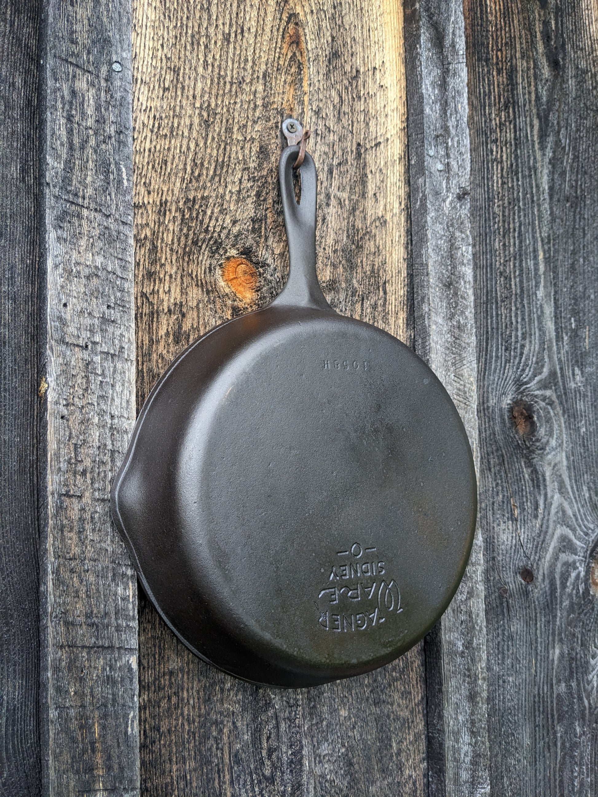 Wagner Ware No.9 Pie Logo Cast Iron Skillet 1058 A