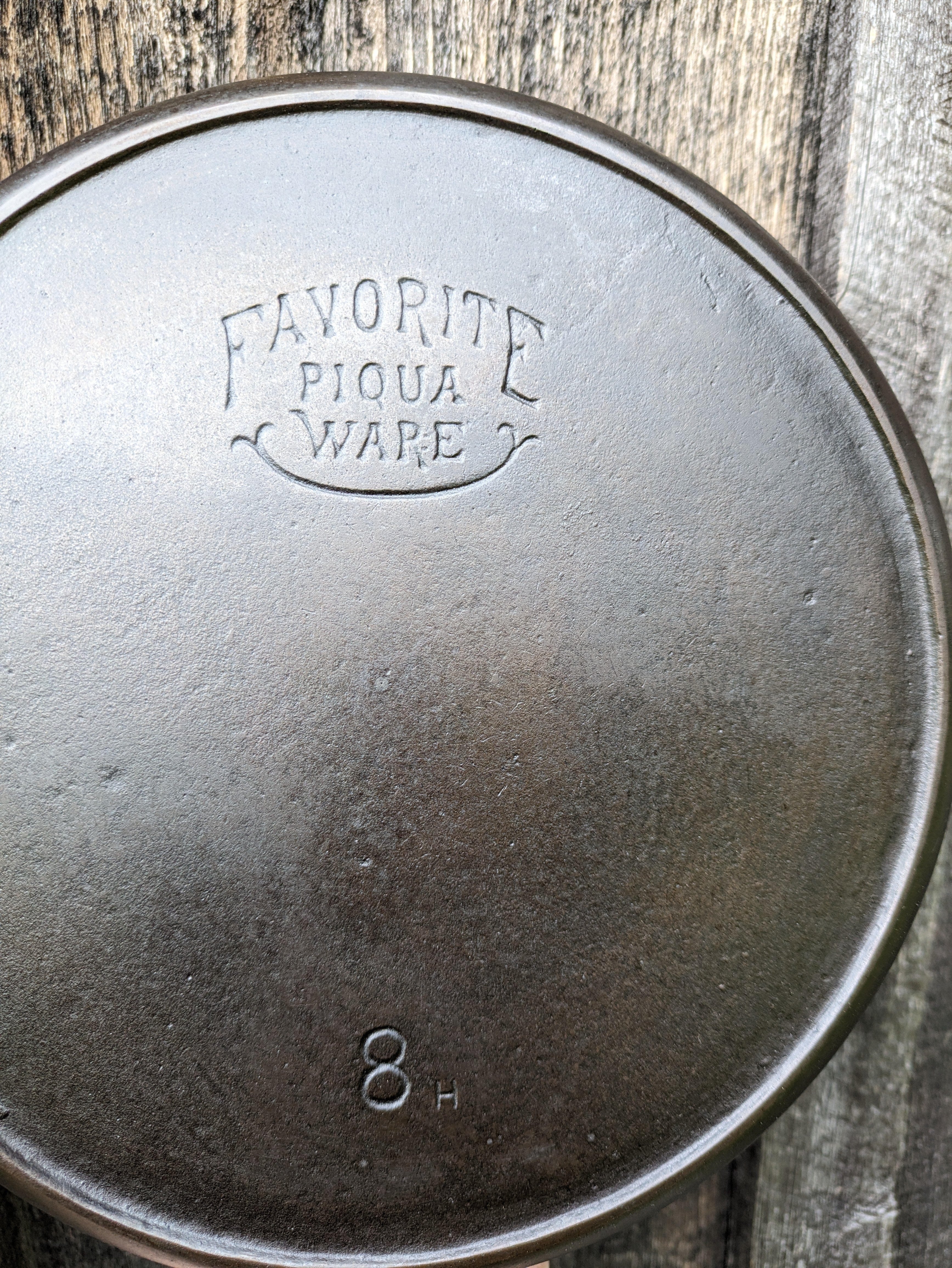 Vintage Favorite Piqua Ware #10B Cast Iron Skillet W/ Heat Ring Smiley Face Log outlet