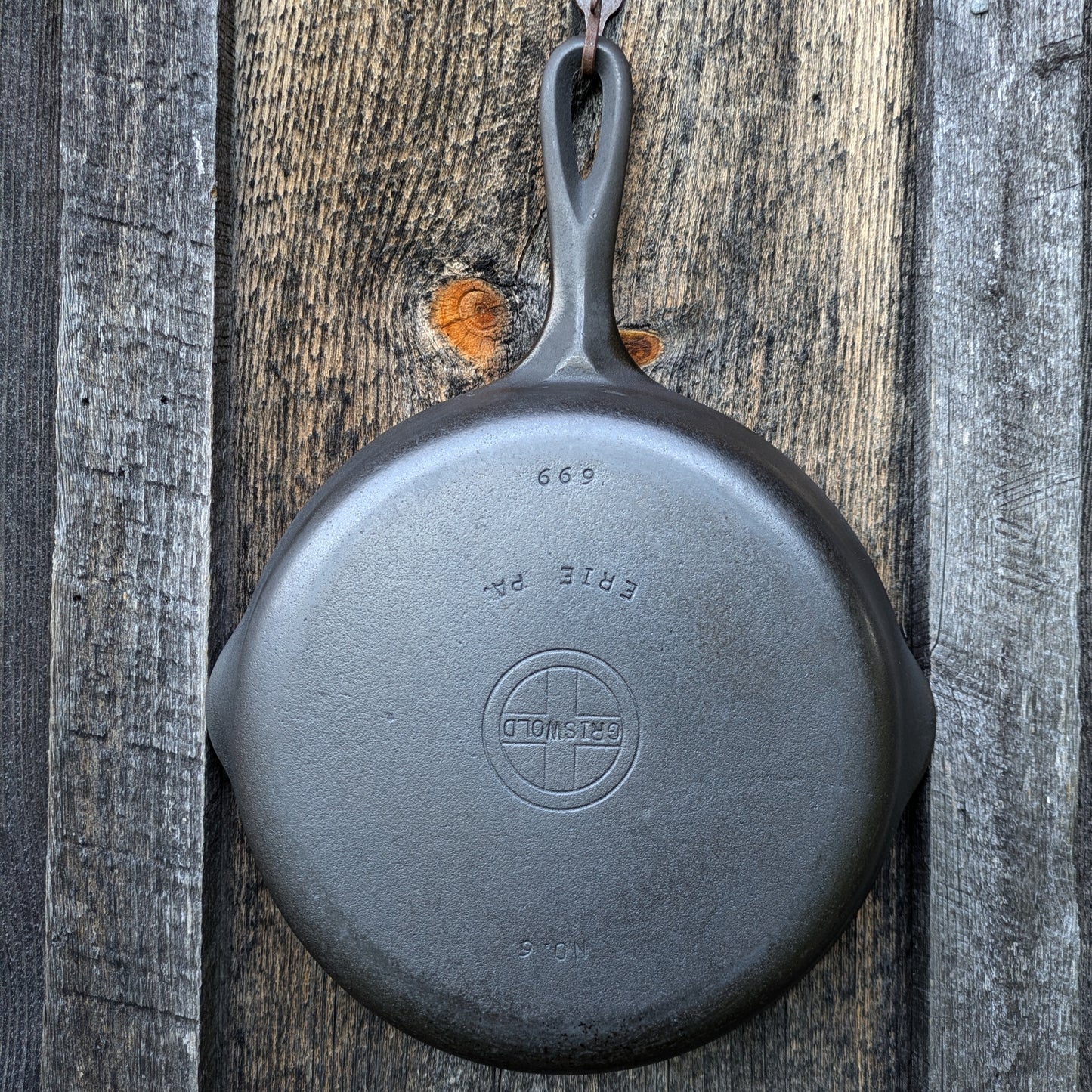 Griswold Small Block Logo #6 Cast Iron Skillet with Early Handle 699