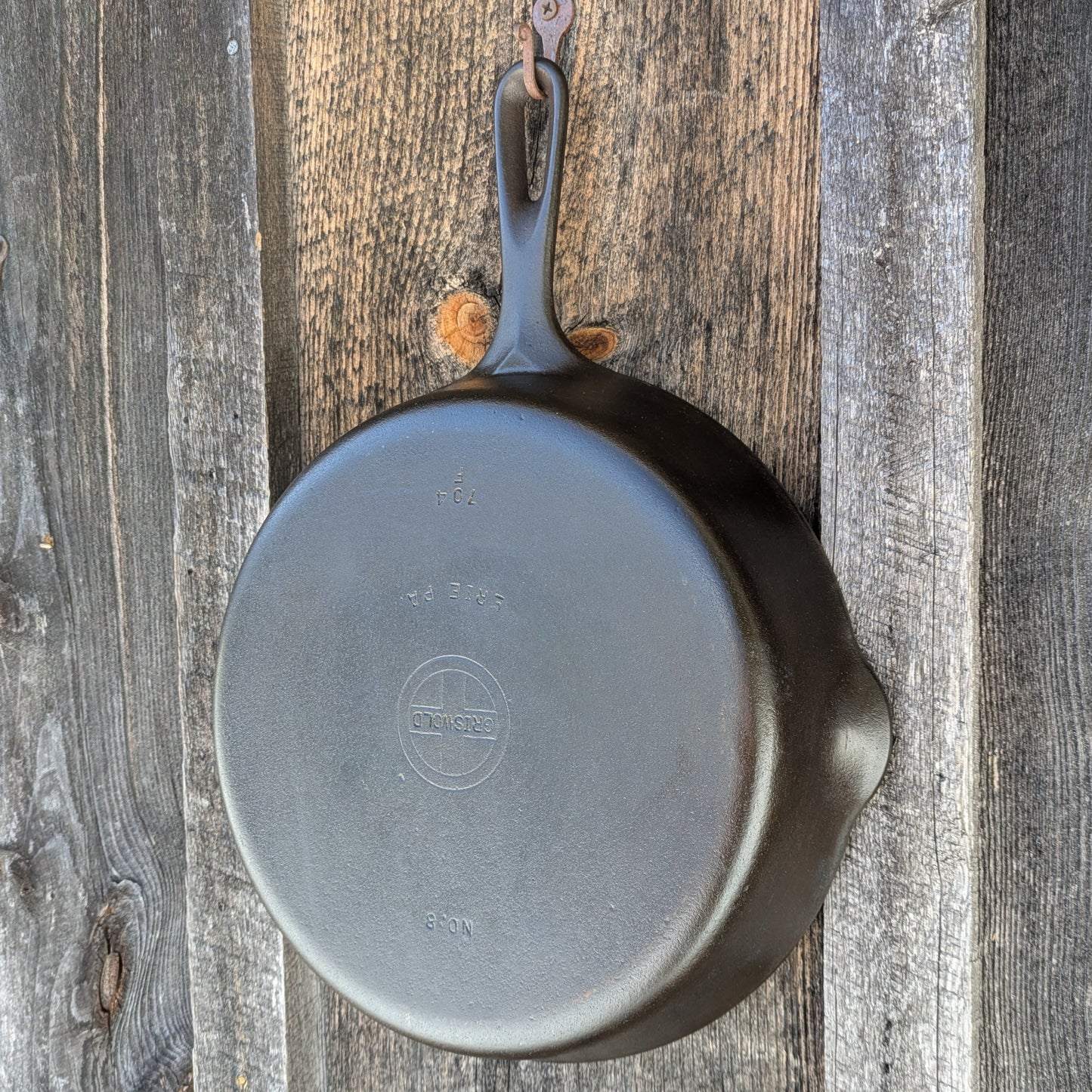 Vintage Griswold #8 Cast Iron Skillet with Late Handle 704 F