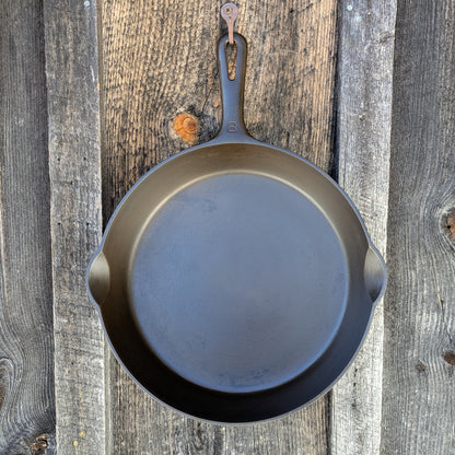 Vintage Griswold #8 Cast Iron Skillet with Late Handle 704 F