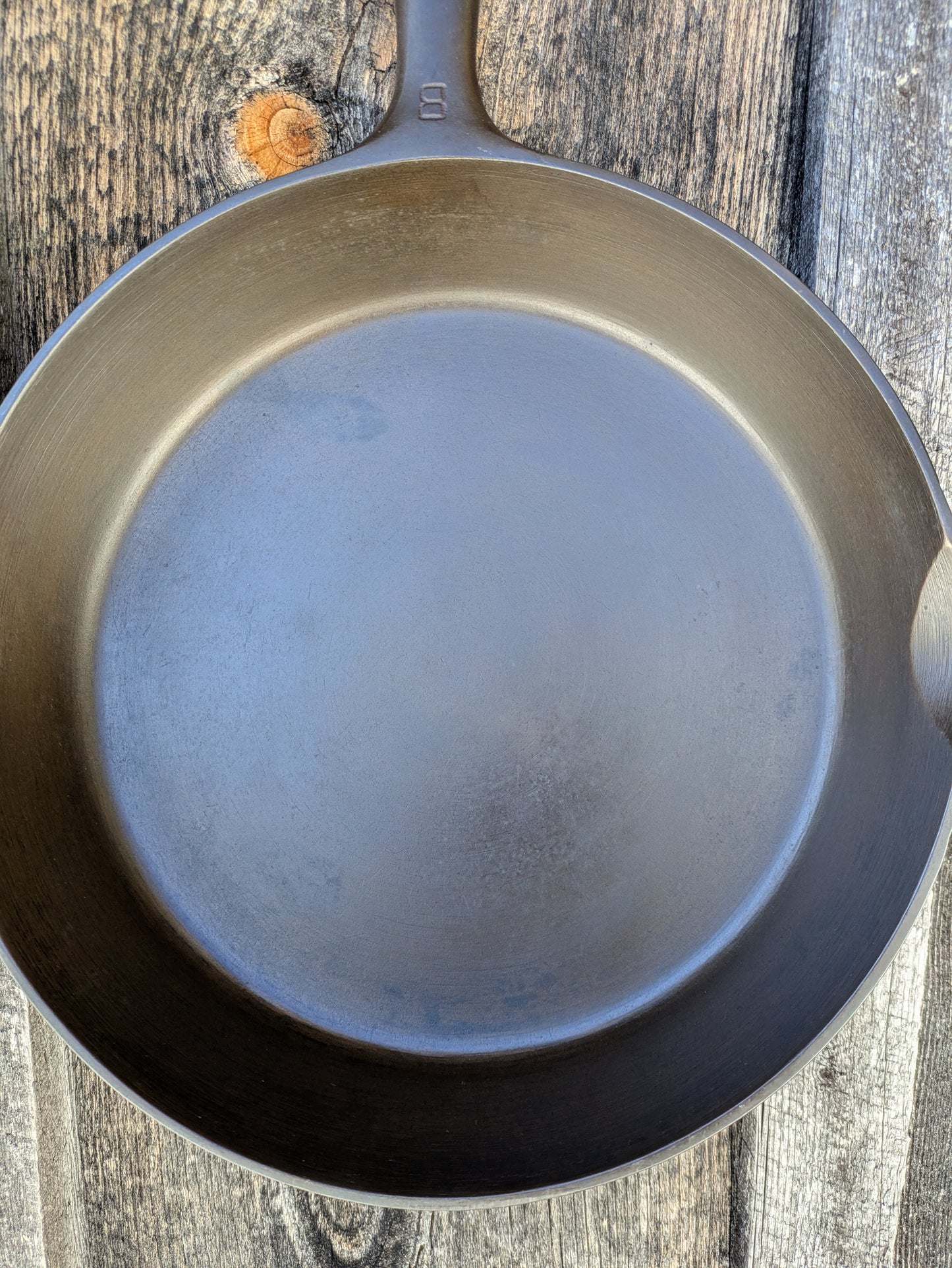 Vintage Griswold #8 Cast Iron Skillet with Late Handle 704 F