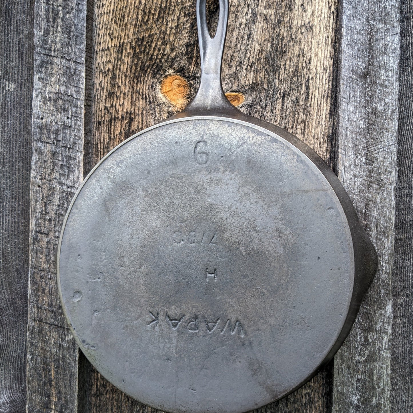 Wapak Early Logo #9 H 710 Cast Iron Skillet