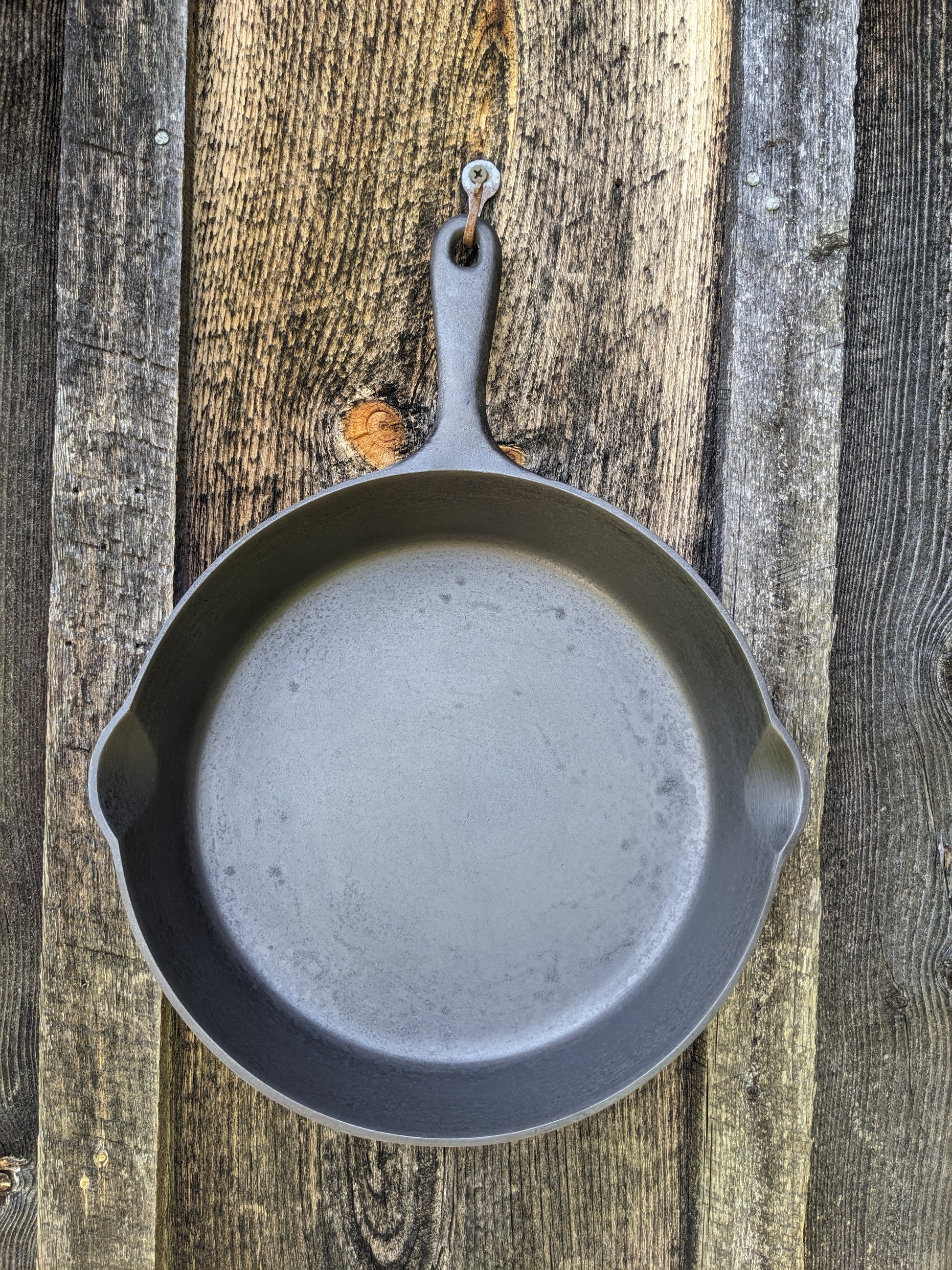 Help me with this Griswold cast iron skillet! : r/BuyItForLife