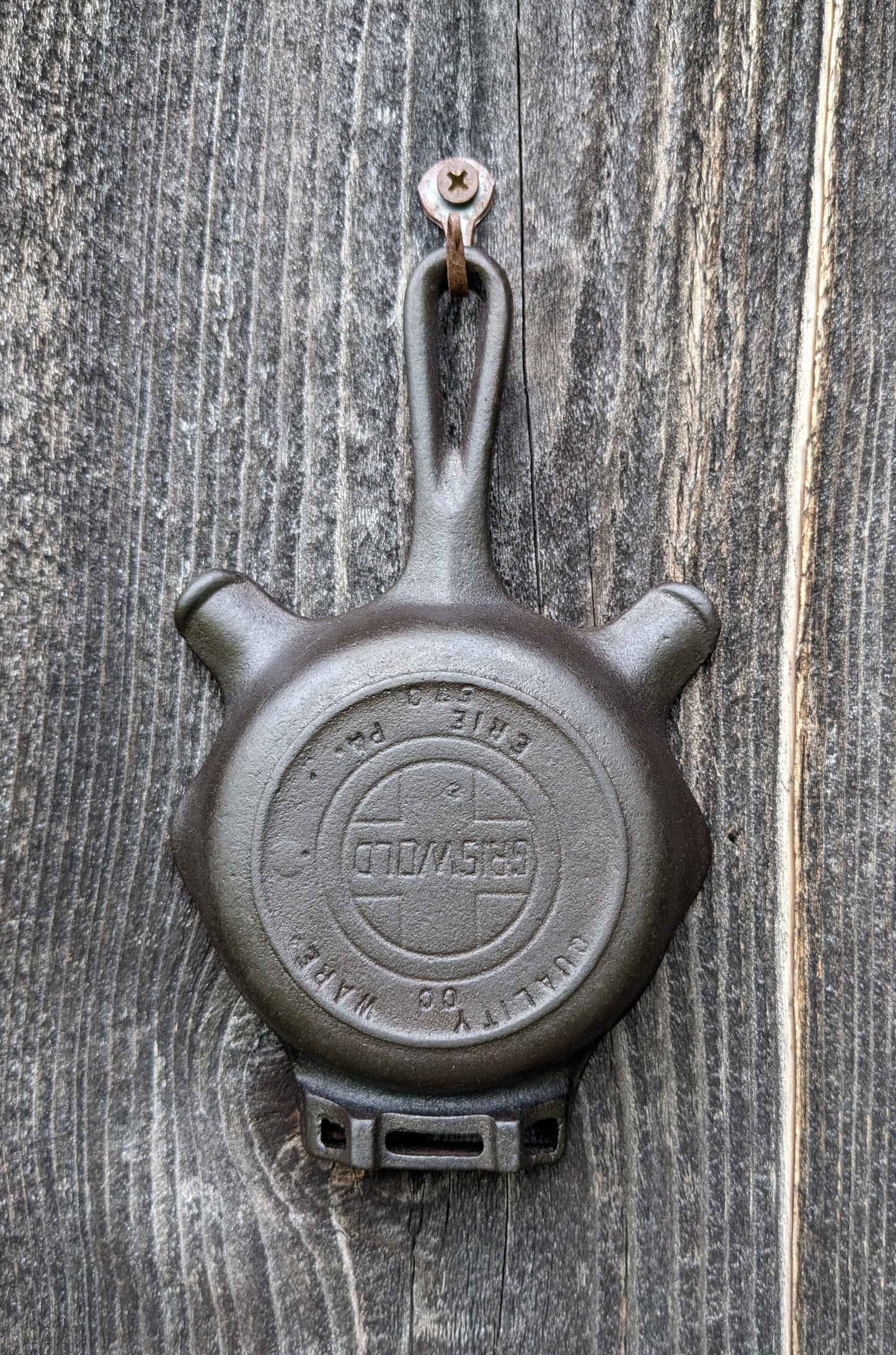Griswold 570 Cast Iron Ash Tray