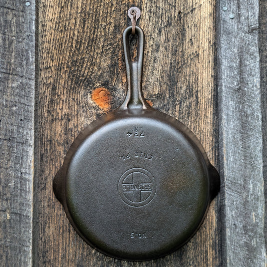 Vintage Griswold #5 Cast Iron Skillet with Small Block Logo and Grooved Handle 724 K