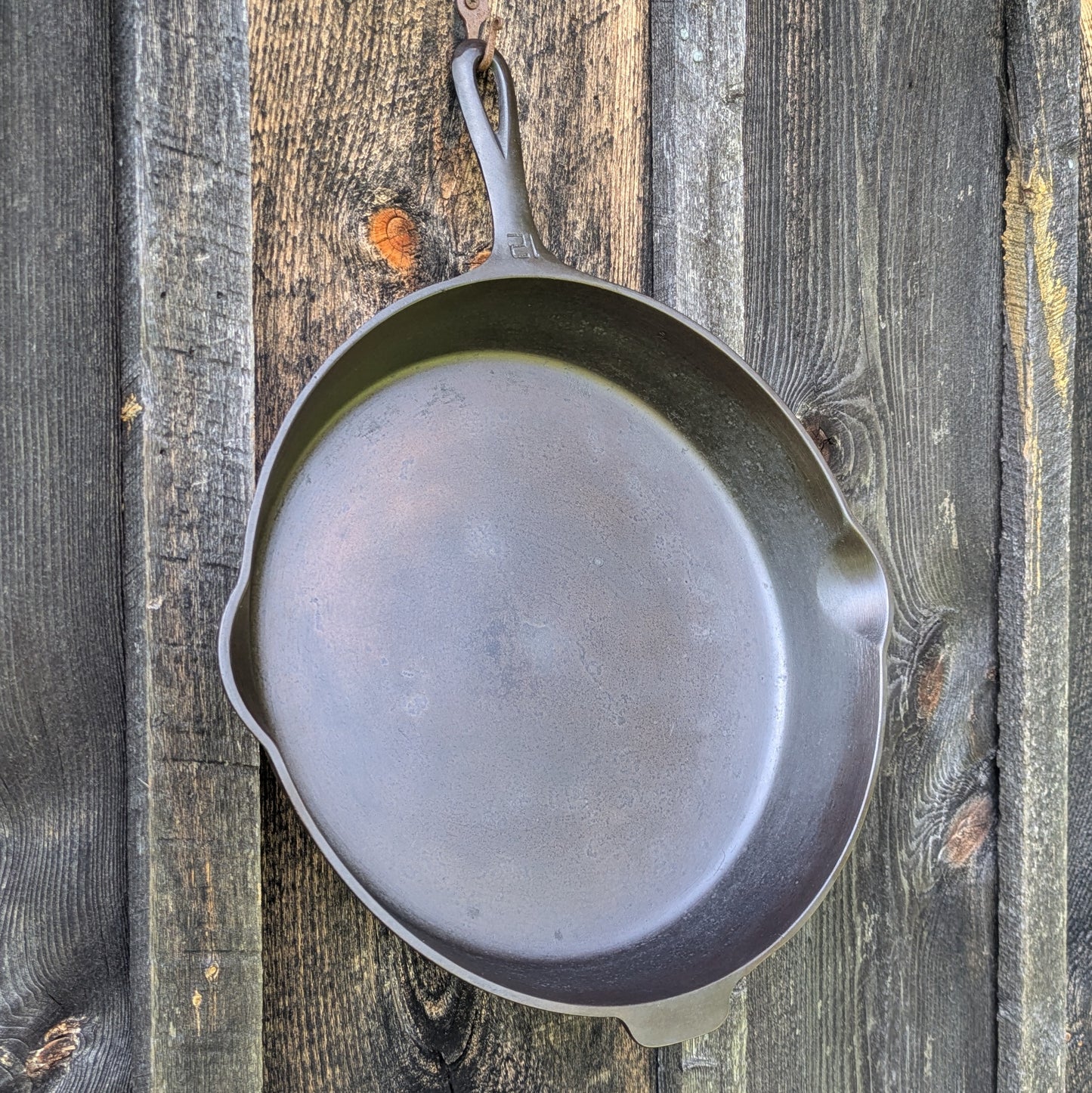 Griswold #12 Large Cast Iron Skillet with Large Block Logo and Heat Ring 719
