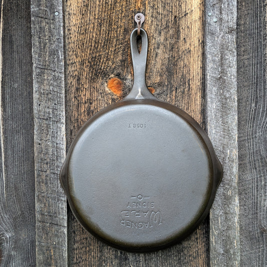 Vintage Wagner Ware Sidney O #8 Cast Iron Skillet 1058 T