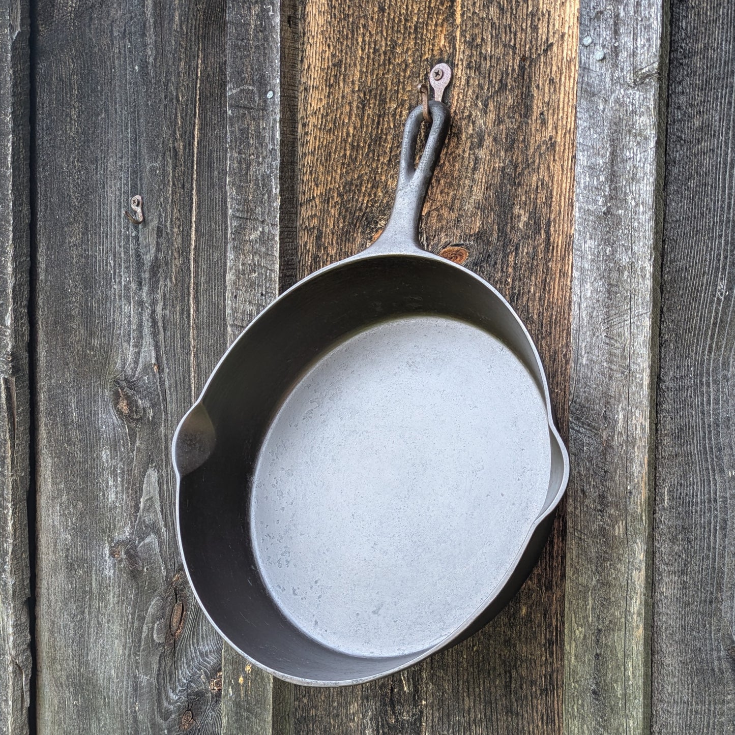 Favorite Piqua Ware #9 Cast Iron Skillet with Smiley logo and Heat Ring