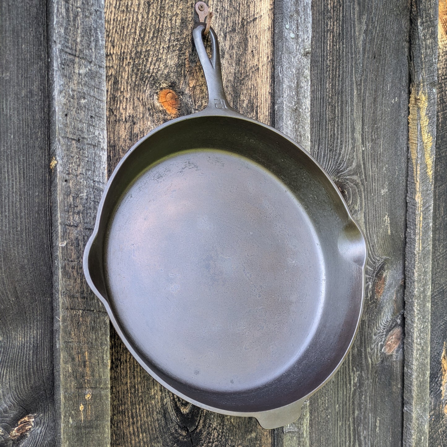 Griswold #12 Large Cast Iron Skillet with Large Block Logo and Heat Ring 719