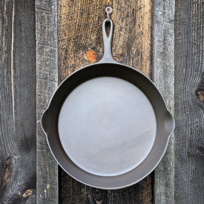Antique Wagner Ware Arc/Straight Logo #9 Cast Iron Skillet