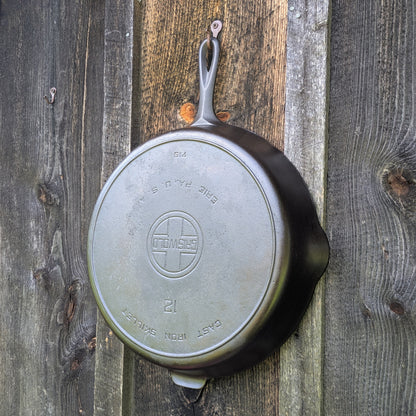 Griswold #12 Large Cast Iron Skillet with Large Block Logo and Heat Ring 719