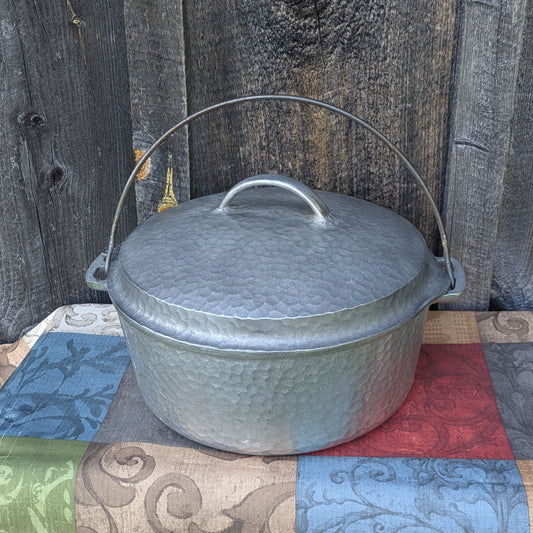Wagner Ware Hammered Aluminum Round Roaster #8 with Lid 3248