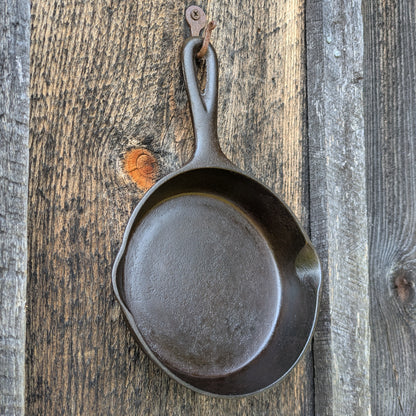 Vintage Wagner Ware #2 Cast Iron Skillet