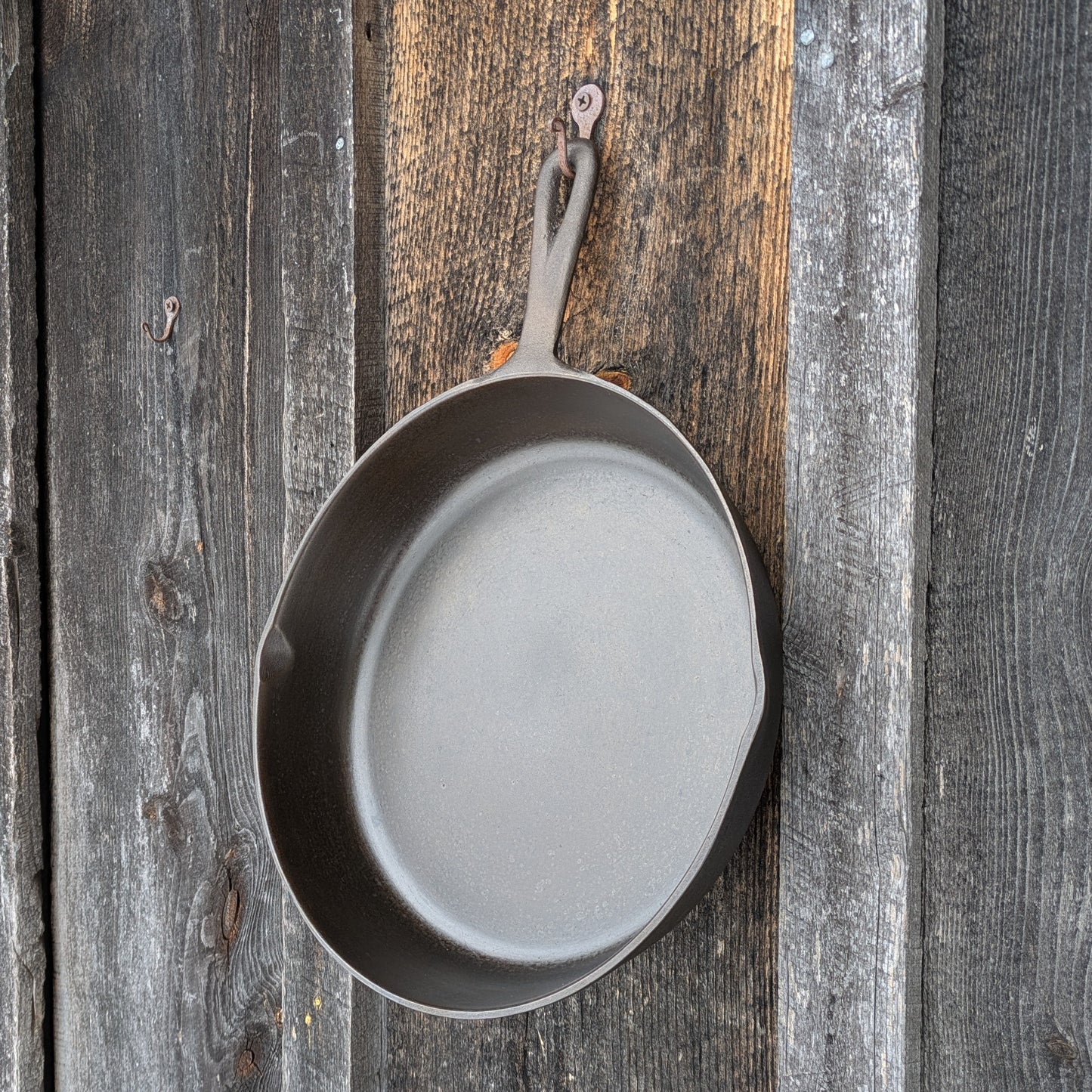 BSR Red Mountain #8 Cast Iron Skillet with Heat Ring