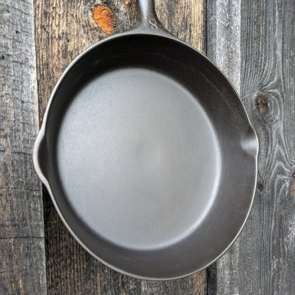 Vintage Vollrath Ware #8 Cast Iron Skillet