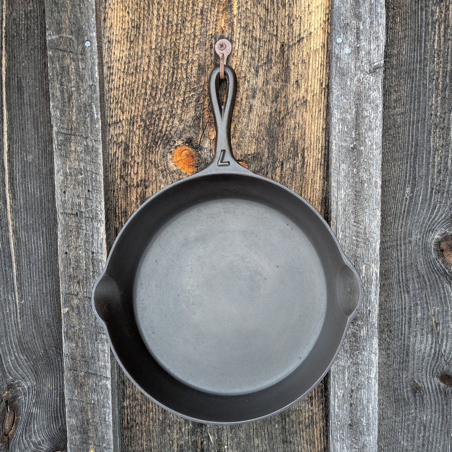 Antique Raised Number No Notch Lodge #7 Cast Iron Skillet