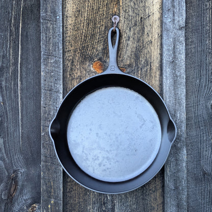 Griswold #8 Large Block Logo Cast Iron Skillet Smooth Bottom 704 G