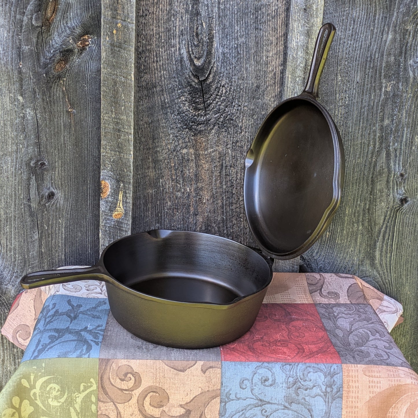 Vintage Lodge 4 in 1 Cast Iron Combo Cooker - Deep Skillet with Hinged Lid/Skillet
