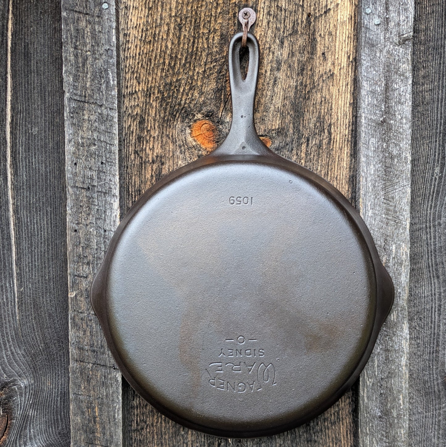 Vintage Wagner Ware #9 Cast Iron Skillet 1059