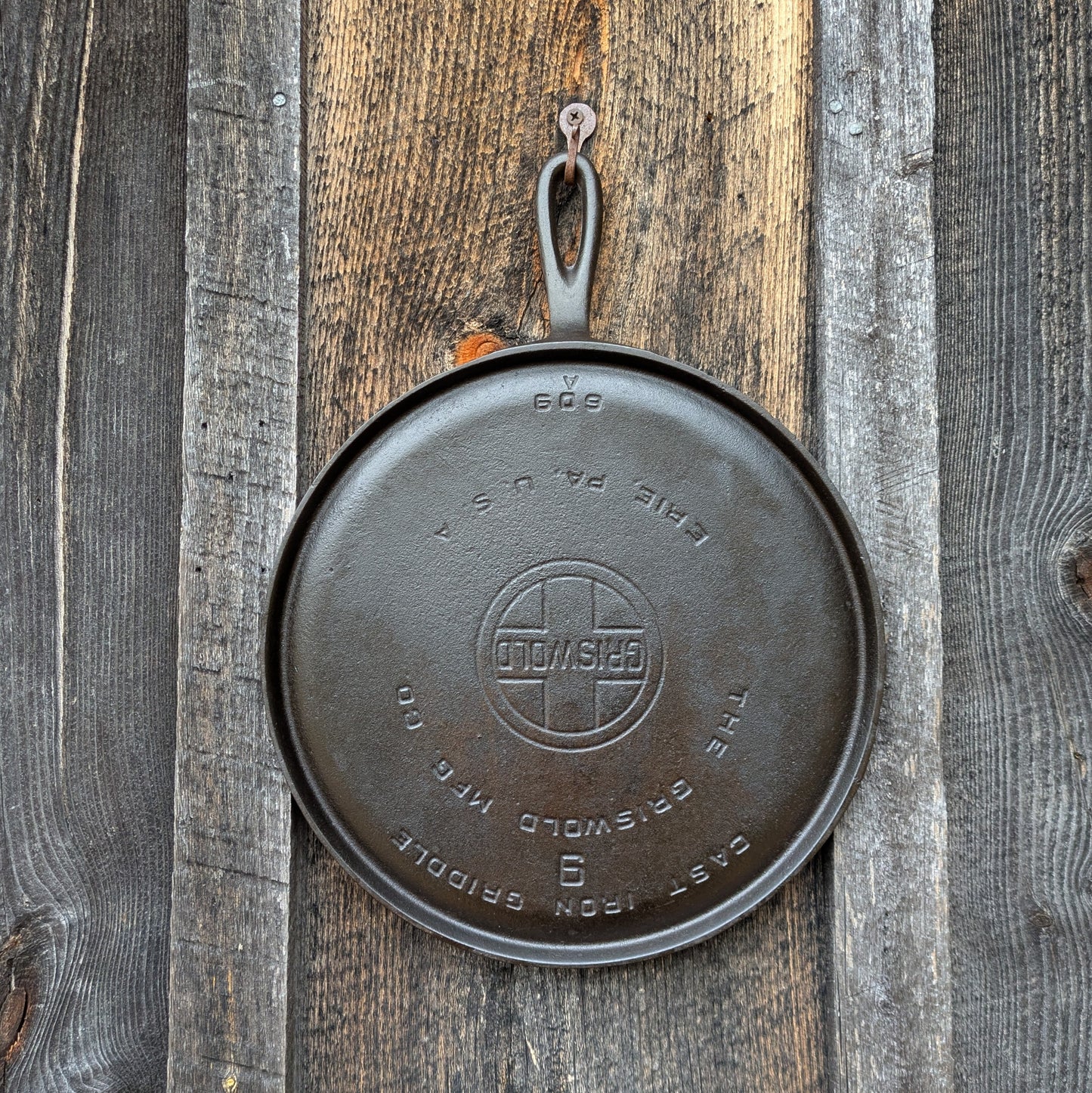 Griswold #9 Cast Iron Round Skillet Griddle, Large Block Logo 609 A