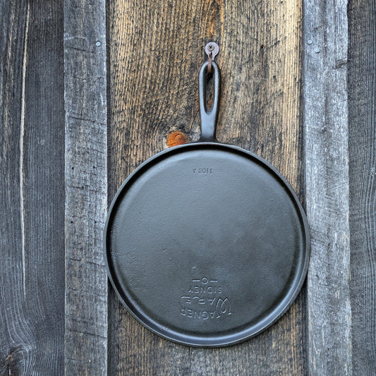 Wagner Ware #8 Cast Iron Round Griddle with Handle 1108
