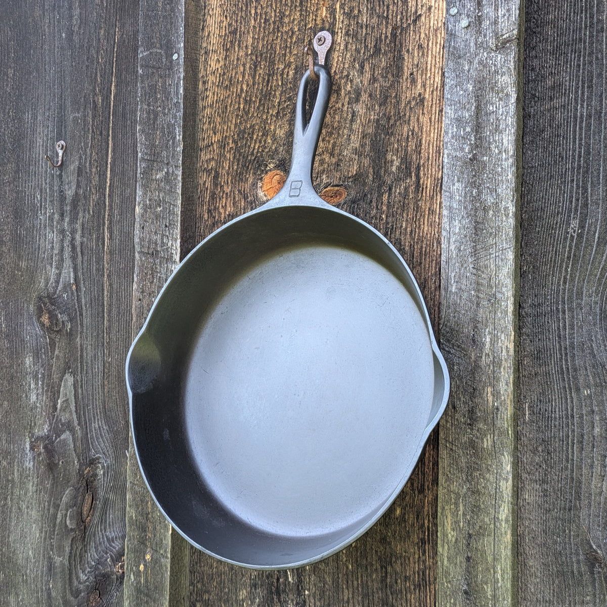 Griswold #8 Large Block Logo Cast Iron Skillet Smooth Bottom 704 P