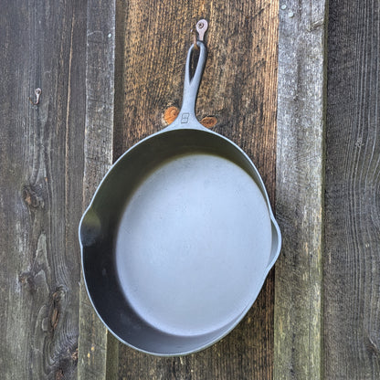 Griswold #8 Large Block Logo Cast Iron Skillet Smooth Bottom 704 P