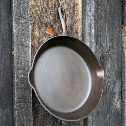 Griswold #9 Cast Iron Skillet with Small Block Logo and Grooved Handle 710 C