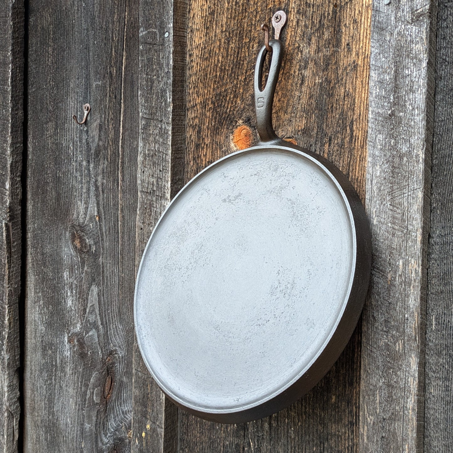 Griswold #9 Cast Iron Round Skillet Griddle, Large Block Logo 609 A