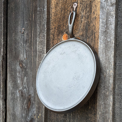 Griswold #9 Cast Iron Round Skillet Griddle, Large Block Logo 609 A