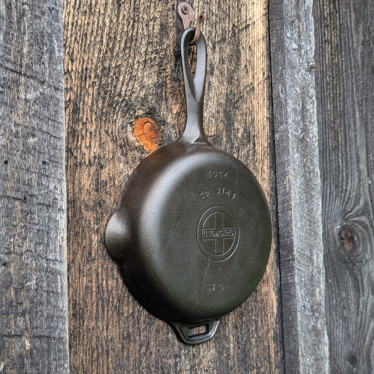 Griswold #3 Cast Iron Skillet with Small Block Logo and Hinge Tab 2503
