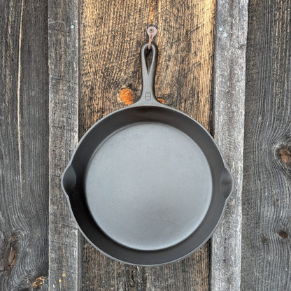 Vintage Griswold #8 Cast Iron Skillet with Small Block Logo and Early Handle 704 F